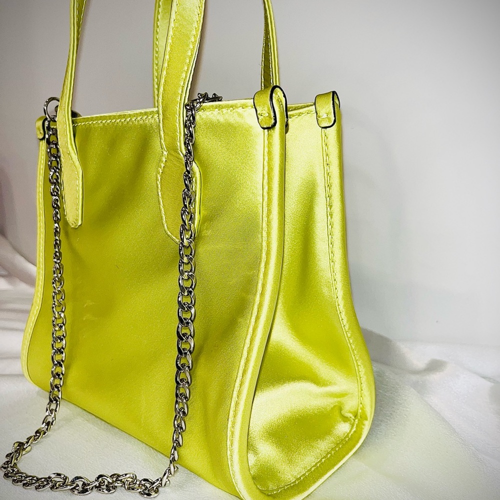 💚 GUESS Lime Green Mini Tote – Y2K Era - Picture 11 of 12